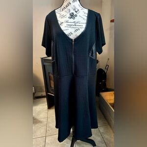 Jessica Simpson Black Textured Midi Dress